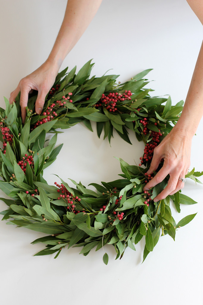 DIY-wreath-hands-682x1024