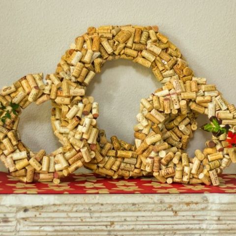 gallery-1446215272-cork-wreath